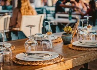 Tourism Decline Forces Closure of 20 Restaurants in Los Cabos