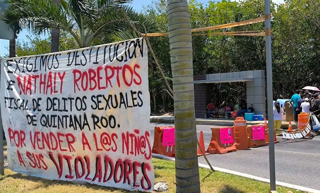 “Searching Mothers” Partially Block Access to Cancún’s Hotel Zone
