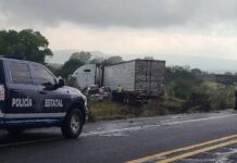 Carambola of trailers collapses Querétaro-San Luis highway, near San Miguel de Allende