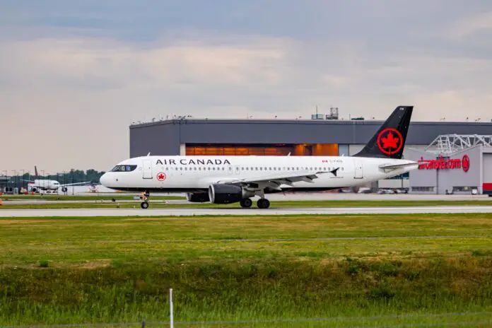 Montreal,,Quebec,/,Canada,-,07/02-2020,:,Air,Canada,A320-200
