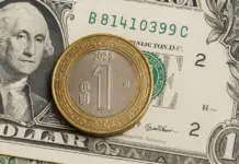 The dollar strengthens and drags the peso down: it falls 0.39% and accumulates three days in the red.