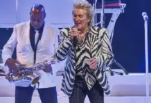 Rod Stewart returns to Mexico and fills the Palacio de los Deportes with ’80s nostalgia.
