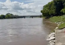 Suchiate River remains at maximum capacity; authorities urge caution.