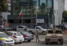 Narcomanta and human remains left next to the Baja California Prosecutor’s Office