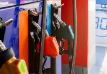 What’s happening with gasoline in Cancún? Long lines and shortages reported.