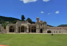 This magical little town is a refuge from the intense winter cold, just over an hour from Oaxaca.