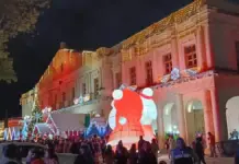 San Cristóbal lights up its historic center with thousands of lights, bringing the magic of Christmas to life.