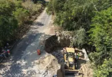 The Government of the State of Colima rehabilitates 12 road sections in the municipality of Manzanillo