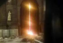 Puebla Cathedral door set on fire after jumping fences