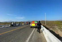 Blockade reinstated on Costera 200; road to Huatulco closed