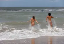 Low-profile nudism: the beaches that grew in the shadow of La Escondida and Chihuahua