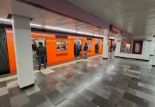 Complaints about slow service, dirty cars, and ventilation problems on the Mexico City Metro