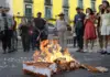 Veracruz: Trump piñata burned during protest against intervention in Venezuela