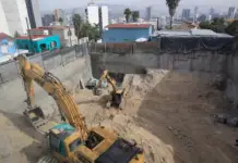 Irregular construction of condominiums affects homes in Tijuana