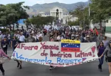 Members of Section 22 of the SNTE teachers’ union marched in Oaxaca in support of Venezuela, following the US invasion.