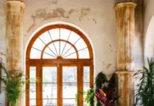 It is not an abandoned house; it is a hotel in Querétaro where rest is the main plan