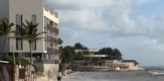Erosion Forces Authorities to Close Beach Access at Playa Pelícanos
