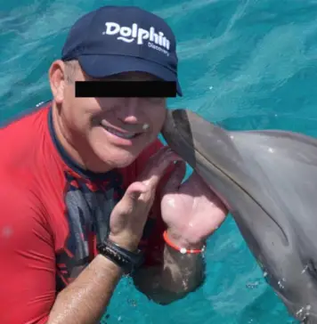 Who is Eduardo Albor, the former CEO of The Dolphin Company, arrested in Cancun and accused of fraud?