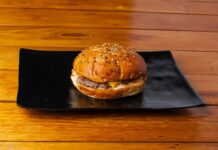 What is the best Magical Town in Puebla to try mole cemitas?