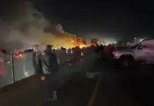 Residents of Los Reyes de Juárez block the Puebla-Orizaba highway due to a missing person