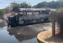 Vehicle burnings break out on roads in Oaxaca