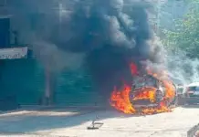 Cars set on fire in Zihuatanejo and La Unión, and businesses closed there and in Petatlán