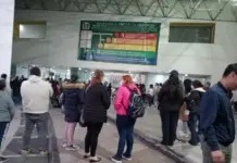 IMSS hospitals collapse, patients wait weeks sitting in hallways