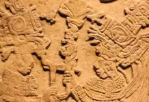 Archaeologists in Yucatán discover an ancient Mayan meeting place with offerings buried beneath its structure