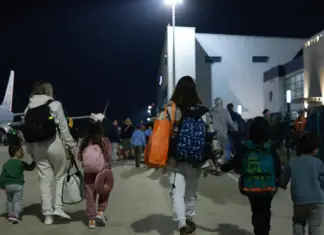 Querétaro residents who were stranded in the Middle East during the armed conflict arrive at AIQ.