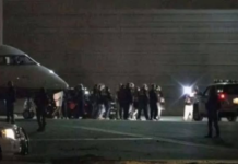 A private jet carrying DEA agents landed in Culiacán, Sinaloa.