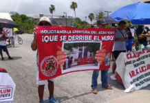 Protesters block access to the Tulum archaeological site in protest against restrictions and high fees