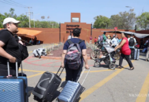 The CNTE teachers’ union is blocking access to the Oaxaca Airport and the Pemex plant.