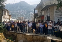 They demand a new bridge after the collapse in San Cristóbal.