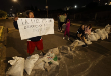 Avenues in Querétaro closed due to lack of electricity