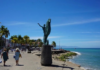 Batallan en Puerto Vallarta con menos turistas