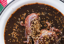 The cup-style mole you don’t buy because it isn’t famous—yet it’s cheaper than Doña María, and Profeco backs it.