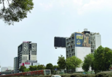 Mexico City plastered with illegal advertising; chaos in the urban landscape