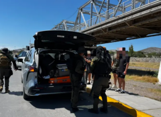 Durango State Police confiscate alcoholic beverages at checkpoints near Coahuila