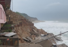 Rains from Boris and heavy swell destroy 54-million-peso theater in Salina Cruz, Oaxaca.