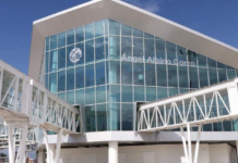 Blockade at Chiapas airport grounds flights and highlights the direct cost of pressure from teachers’ unions.