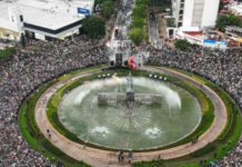 Fans Gather at La Minerva in Guadalajara to Celebrate Mexico’s Victory