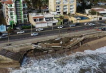 Part of the Mazatlán boardwalk collapses, Sinaloa