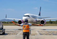 The first flight from Puebla to Ixtapa Zihuatanejo carried 99 passengers.