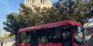 Metrobús will extend service until 1:00 a.m. for the Mexico vs. England match; a special route to the Mexico City Stadium will be available.