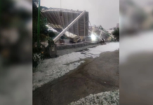 Mexico City: Hail collapses roofs; Cablebús service suspended.