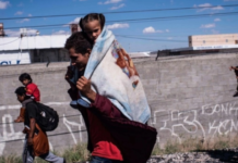 Families displaced by violence demand housing from the Chihuahua government.