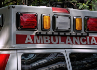 Videos: Pedestrian bridge collapses in Manzanillo, Colima; injuries reported