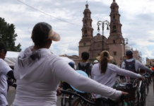 From every corner of Aguascalientes, devotion makes its way toward the Virgin Mary; amidst bicycles, prayers, and hope, pilgrims fill the Cathedral with faith.