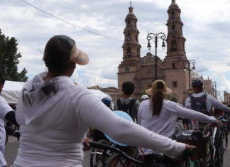 From every corner of Aguascalientes, devotion makes its way toward the Virgin Mary; amidst bicycles, prayers, and hope, pilgrims fill the Cathedral with faith.