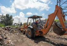 La Paz residents hope the Anáhuac Bridge will reduce traffic time by hours.